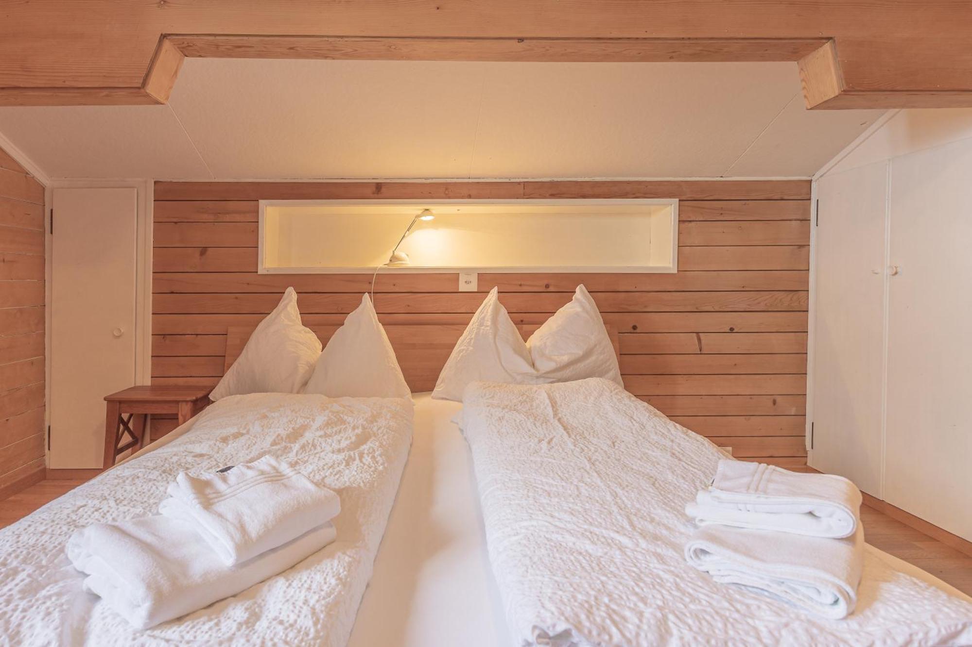 Berghaus Niederhorn Hotel Беатенберг Екстериор снимка